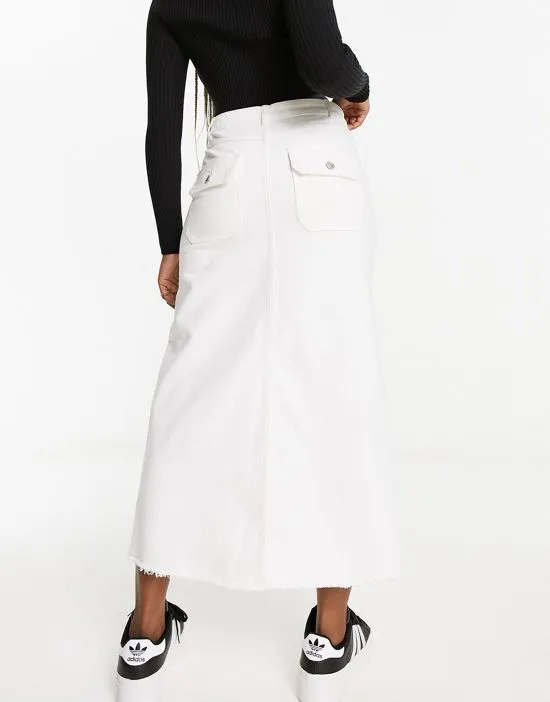 https://images.styletyx.com/images/pocket-detail-maxi-skirt-in-ecru-miss-selfridge-13446946_2.webp