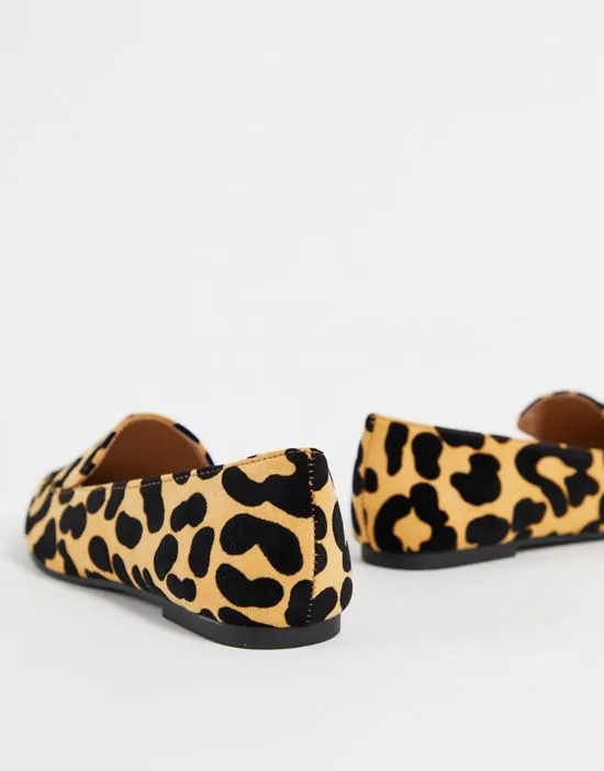 https://images.styletyx.com/images/pointed-loafers-in-leopard-london-rebel-3002309_2.webp