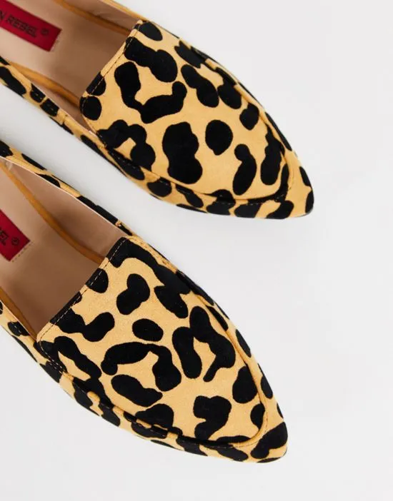 https://images.styletyx.com/images/pointed-loafers-in-leopard-london-rebel-3002309_4.webp