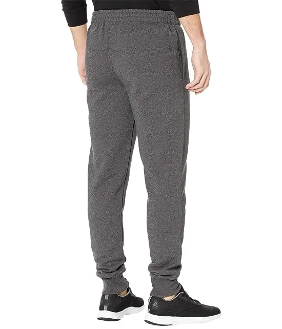 https://images.styletyx.com/images/powerblend-graphic-joggers-champion-13170280_2.webp