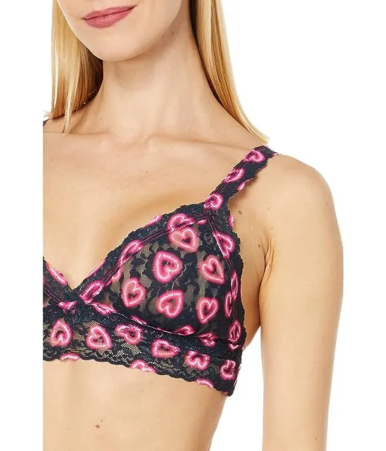 https://images.styletyx.com/images/printed-pad-triangle-bralette-hanky-panky-12907353_3.webp