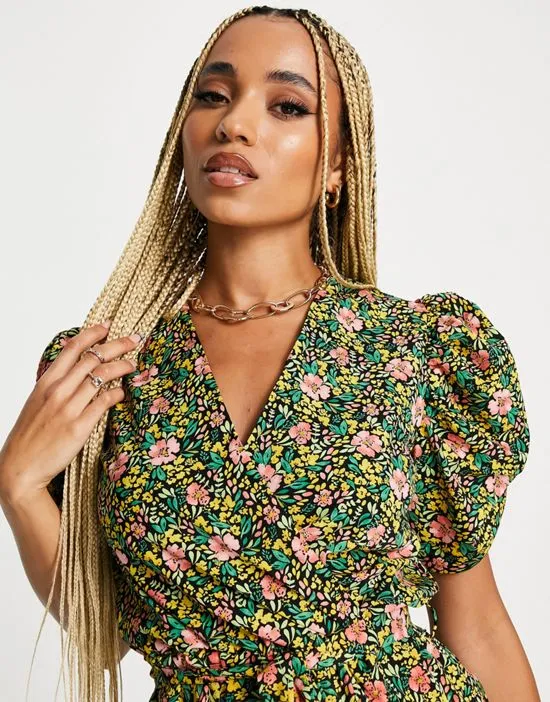 https://images.styletyx.com/images/puff-sleeve-wrap-top-in-floral-ax-paris-2497835_4.webp