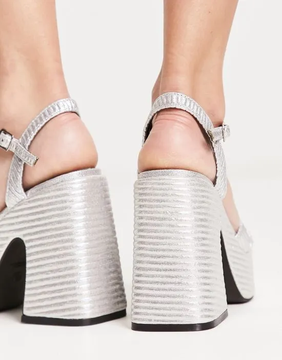 https://images.styletyx.com/images/raid-keiran-platform-sandals-in-textured-silver-metaliic-raid-7872339_2.webp