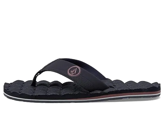 https://images.styletyx.com/images/recliner-sandals-volcom-1005753135_4.webp