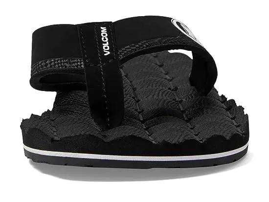 https://images.styletyx.com/images/recliner-sandals-volcom-874845968_2.webp
