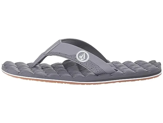 https://images.styletyx.com/images/recliner-volcom-540454045_4.webp