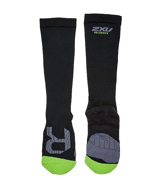 https://images.styletyx.com/images/recovery-compression-socks-2xu-1887559_2.webp