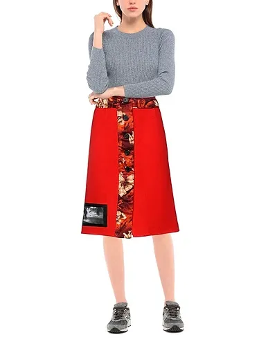 https://images.styletyx.com/images/red-baize-midi-skirt-kwaidan-editions-1375089_2.webp