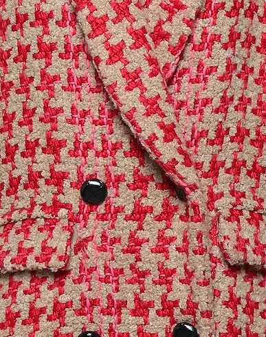 https://images.styletyx.com/images/red-boucle-coat-de-hart-286543_4.webp