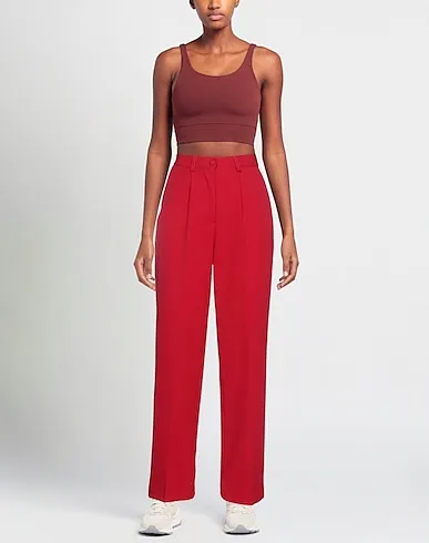 https://images.styletyx.com/images/red-crepe-casual-pants-kontatto-1498549_2.webp