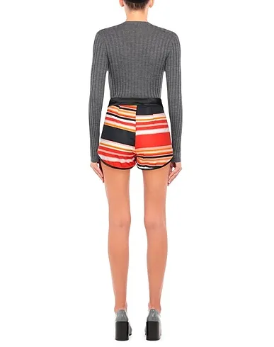 https://images.styletyx.com/images/red-crepe-shorts-bermuda-frankie-morello-1645539_3.webp