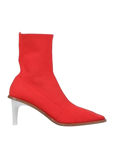 https://images.styletyx.com/images/red-knitted-ankle-boot-sportmax-2967244_1.webp