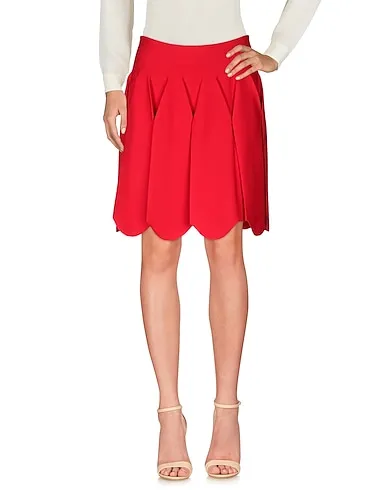 https://images.styletyx.com/images/red-knitted-midi-skirt-alaia-206335662_2.webp