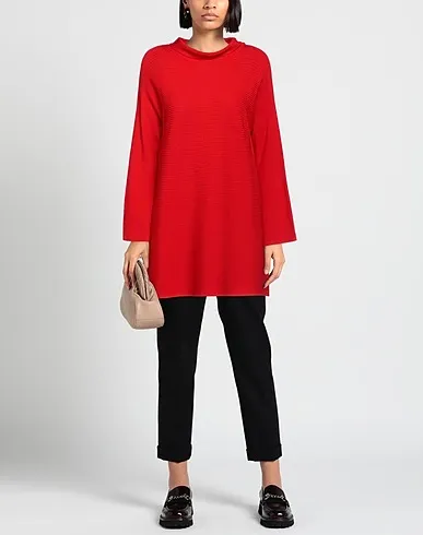 https://images.styletyx.com/images/red-knitted-turtleneck-amina-rubinacci-13367651_2.webp