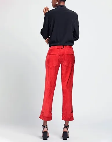 https://images.styletyx.com/images/red-leather-casual-pants-tom-ford-1352822240_3.webp