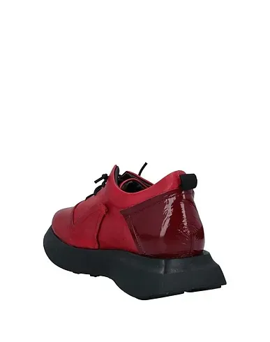 https://images.styletyx.com/images/red-leather-laced-shoes-1725-a-3191118_3.webp