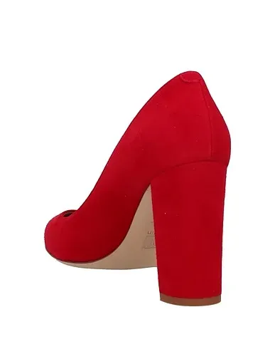 https://images.styletyx.com/images/red-leather-pump-ballin-13242230_3.webp