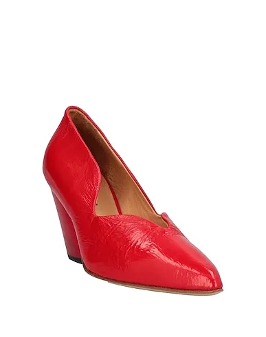 https://images.styletyx.com/images/red-leather-pump-halmanera-13114193_2.webp