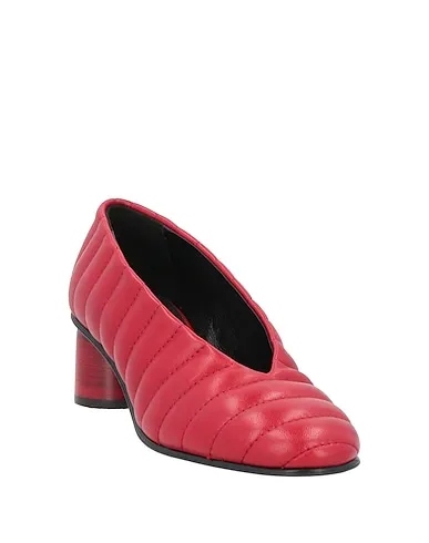 https://images.styletyx.com/images/red-leather-pump-halmanera-710822925_2.webp