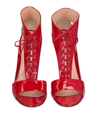https://images.styletyx.com/images/red-leather-sandals-gianvito-rossi-13384774_3.webp