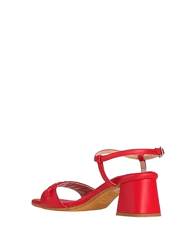 https://images.styletyx.com/images/red-leather-sandals-loretta-pettinari-12934686_3.webp