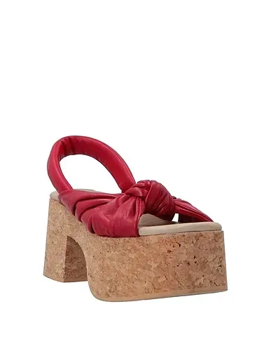 https://images.styletyx.com/images/red-leather-sandals-strategia-13052534_2.webp