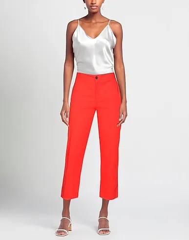 https://images.styletyx.com/images/red-plain-weave-casual-pants-pdr-phisique-du-role-3061747_2.webp