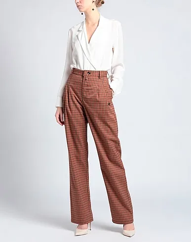 https://images.styletyx.com/images/red-plain-weave-casual-pants-the-editor-1422118_2.webp