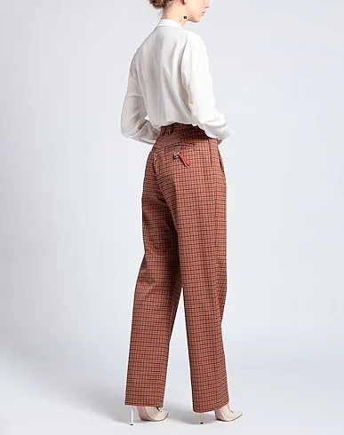 https://images.styletyx.com/images/red-plain-weave-casual-pants-the-editor-1422118_3.webp