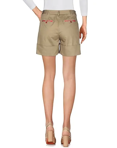 https://images.styletyx.com/images/red-plain-weave-shorts-bermuda-jejia-281705_3.webp