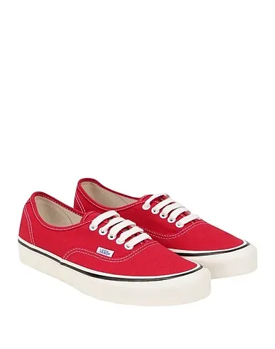 https://images.styletyx.com/images/red-plain-weave-sneakers-ua-authentic-44-dx-vans-1344354_2.webp