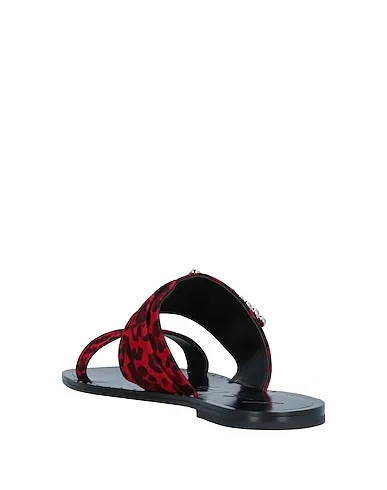https://images.styletyx.com/images/red-sandals-lola-cruz-614366_3.webp