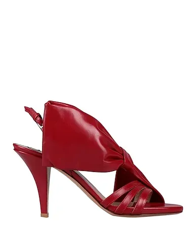 https://images.styletyx.com/images/red-sandals-valentino-2693541_1.webp