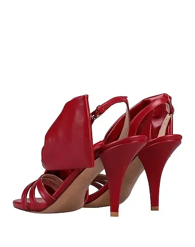 https://images.styletyx.com/images/red-sandals-valentino-2693541_3.webp