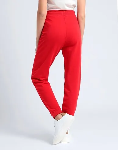 https://images.styletyx.com/images/red-sweatshirt-casual-pants-hugo-boss-2647789_3.webp