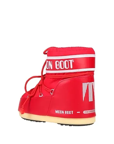 https://images.styletyx.com/images/red-techno-fabric-ankle-boot-moon-boot-classic-low-2-moon-boot-2110354_3.webp