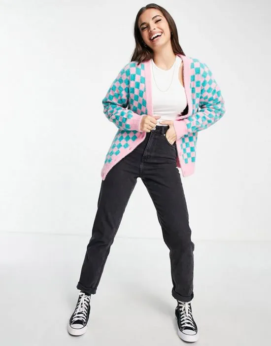 https://images.styletyx.com/images/relaxed-cardigan-in-fluffy-checkerboard-daisy-street-3080519_2.webp