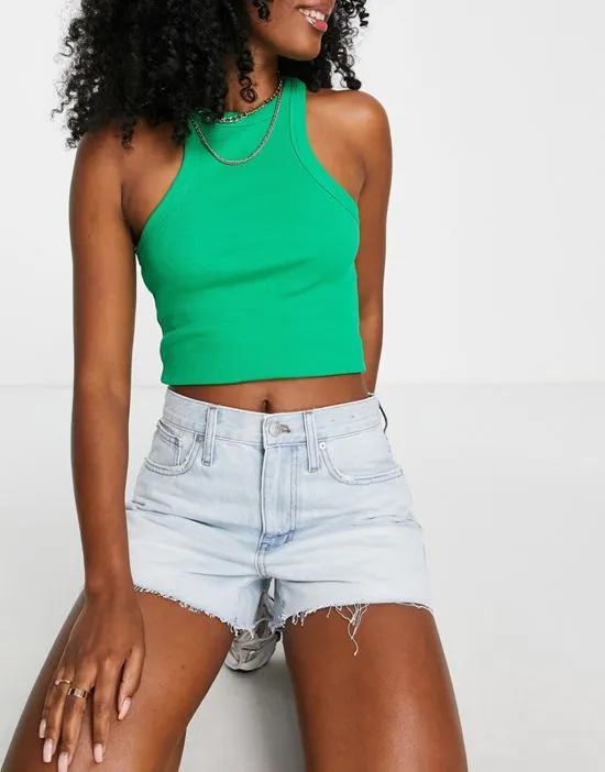 https://images.styletyx.com/images/relaxed-denim-shorts-in-light-wash-madewell-1865740_3.webp