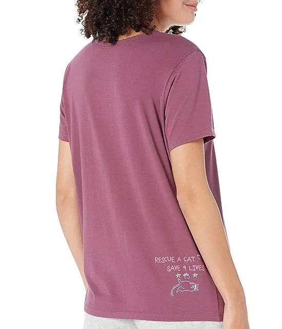https://images.styletyx.com/images/rescue-cat-relax-tee-skechers-13022075_3.webp