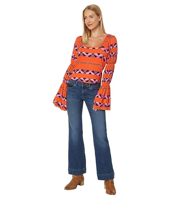 https://images.styletyx.com/images/retro-knit-square-neck-top-wrangler-1106082622_4.webp