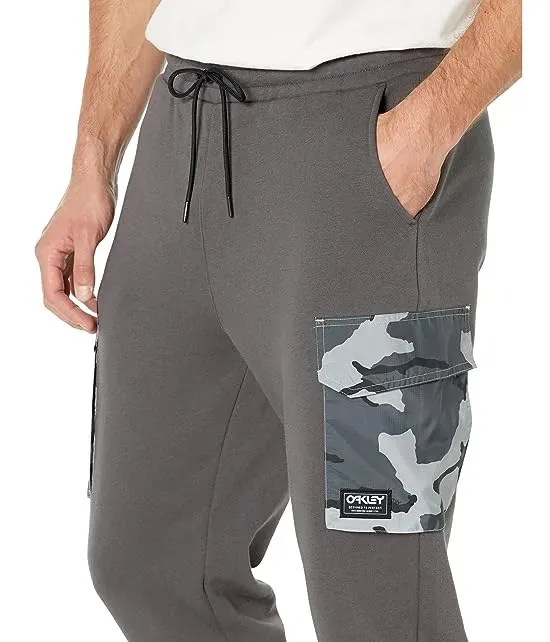 https://images.styletyx.com/images/road-trip-recycled-cargo-sweatpants-oakley-12939589_4.webp