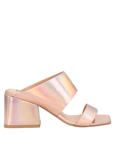 https://images.styletyx.com/images/rose-gold-leather-sandals-colors-of-california-1306631_1.webp