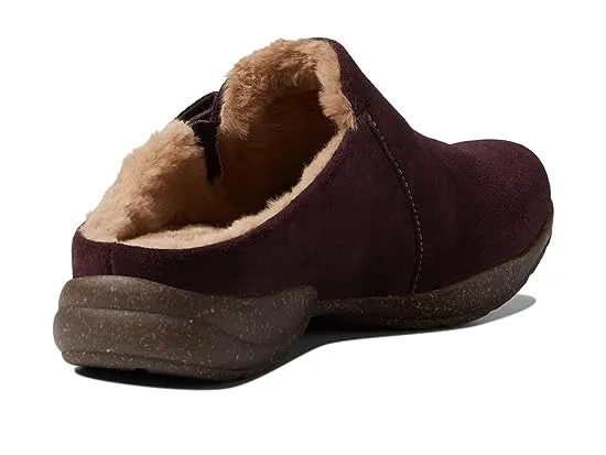 https://images.styletyx.com/images/roseville-clog-clarks-2706478_5.webp