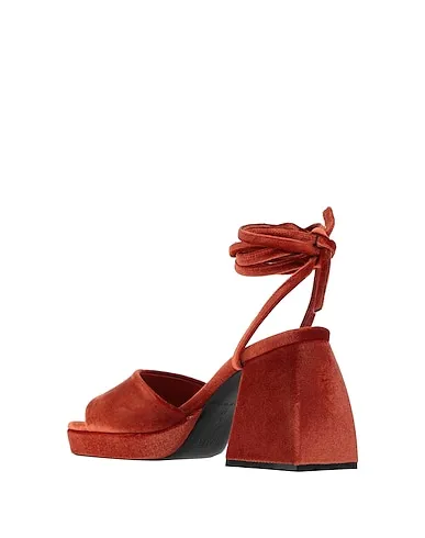 https://images.styletyx.com/images/rust-velvet-sandals-nodaleto-1328544_3.webp