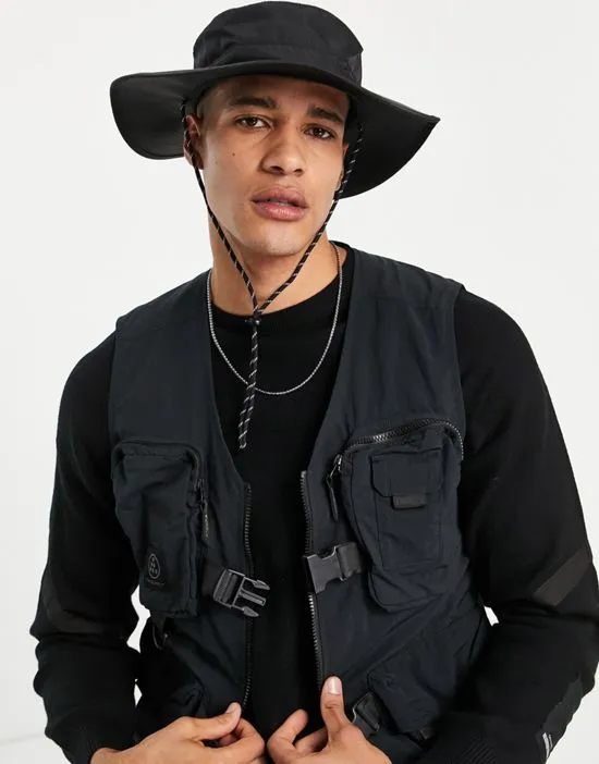 https://images.styletyx.com/images/safari-bucket-hat-with-contrast-puller-in-black-asos-design-13325520_1.webp