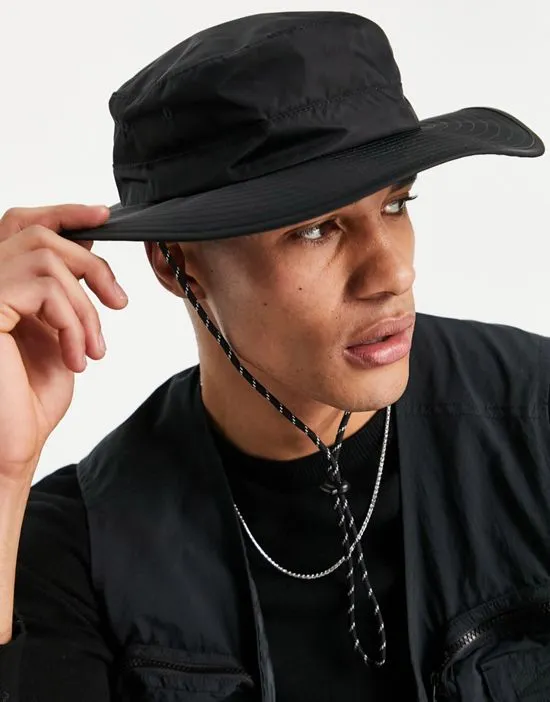 https://images.styletyx.com/images/safari-bucket-hat-with-contrast-puller-in-black-asos-design-13325520_2.webp