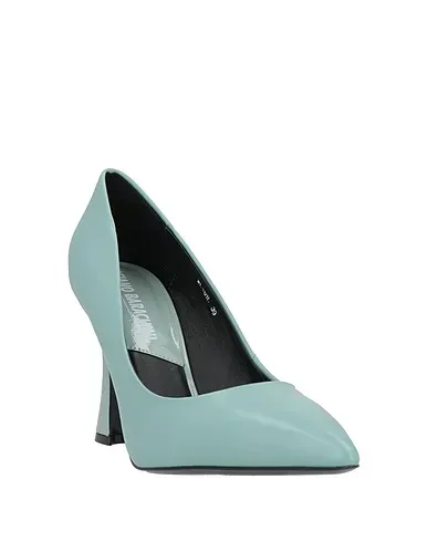 https://images.styletyx.com/images/sage-green-leather-pump-luciano-barachini-710776071_2.webp