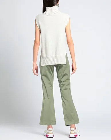 https://images.styletyx.com/images/sage-green-plain-weave-casual-pants-noir-n-bleu-1005392928_3.webp