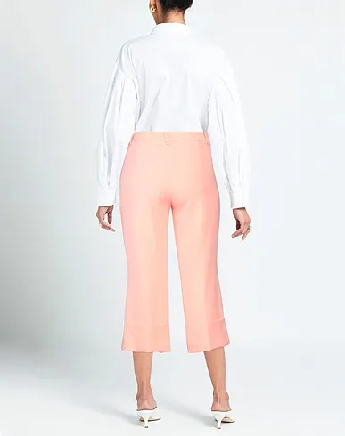 https://images.styletyx.com/images/salmon-pink-crepe-cropped-pants-culottes-dodici22-2451863_3.webp