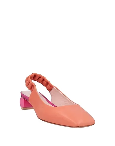 https://images.styletyx.com/images/salmon-pink-leather-pump-anna-baiguera-2945744_2.webp